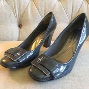 Andrew Geller gray patent leather heels